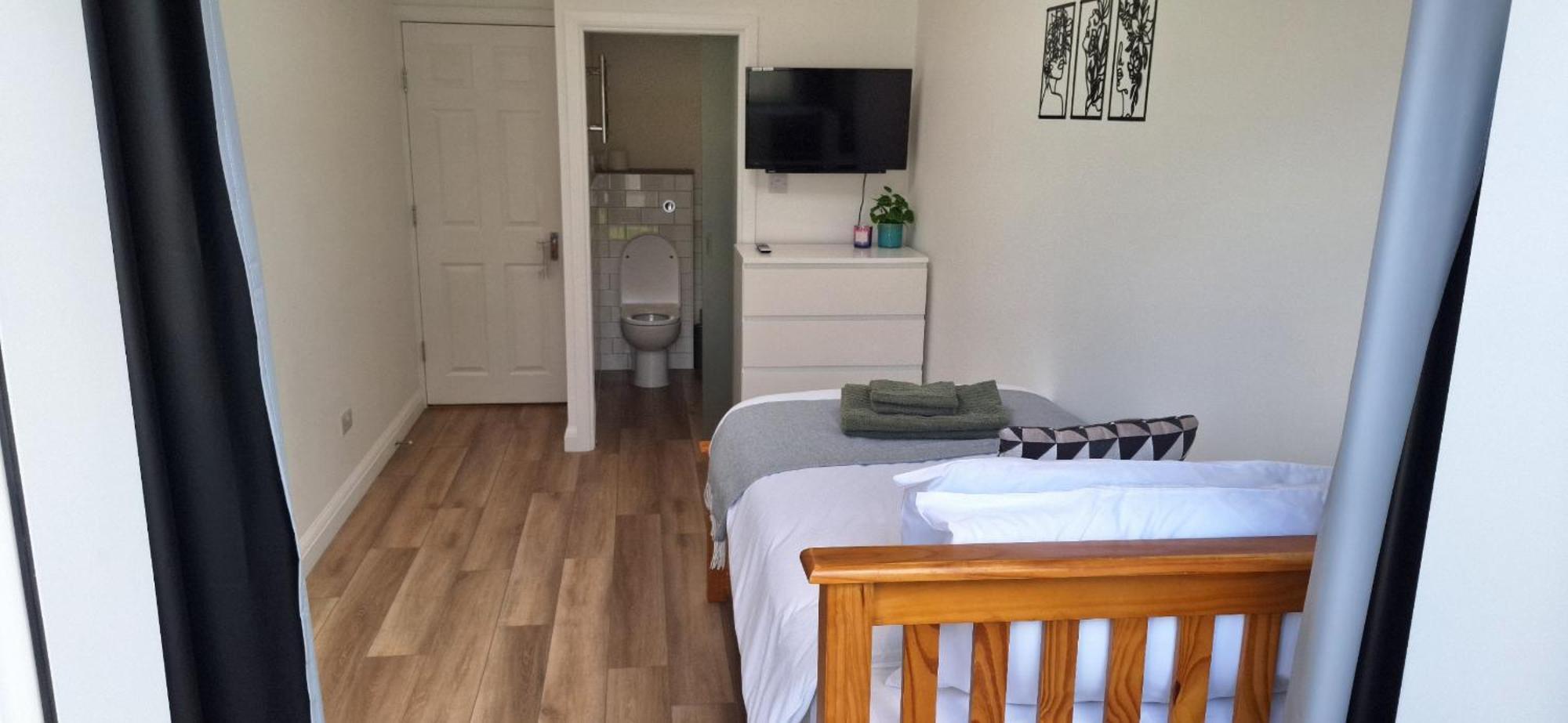 New 3 Bedrooms Flat In Ashford Near Heathrow Esterno foto
