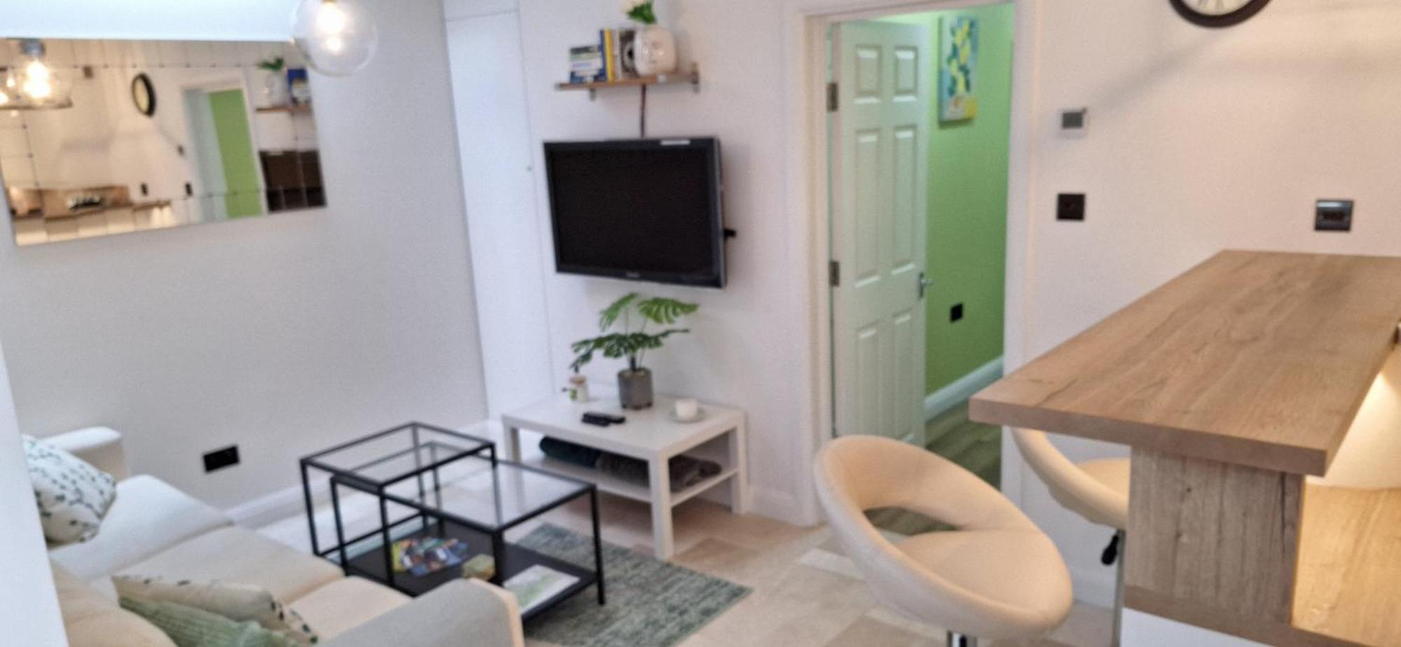 New 3 Bedrooms Flat In Ashford Near Heathrow Esterno foto
